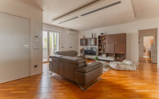 Villa a Schiera in traversa al N. 90 di Via Giovanni Gentile, Japigia, Bari